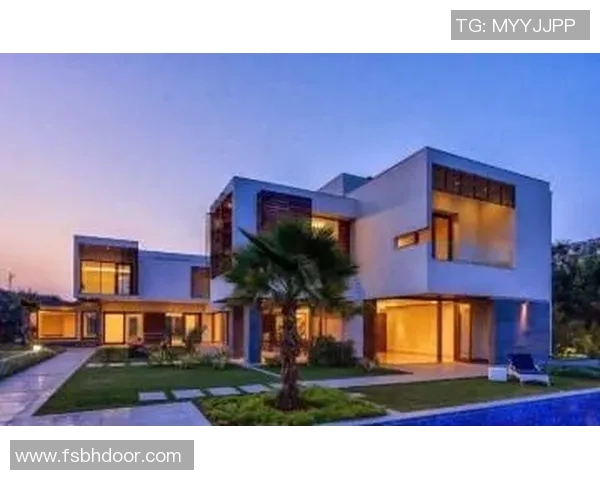 足球巨星们的豪宅揭秘：看看他们的家居生活与奢华设计